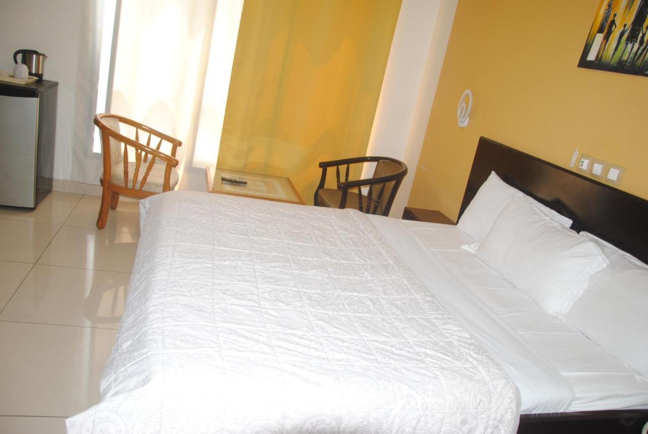 Serena Hotel Douala Exterior foto